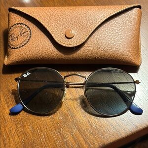 Ray-Ban Round Sunglasses with Case